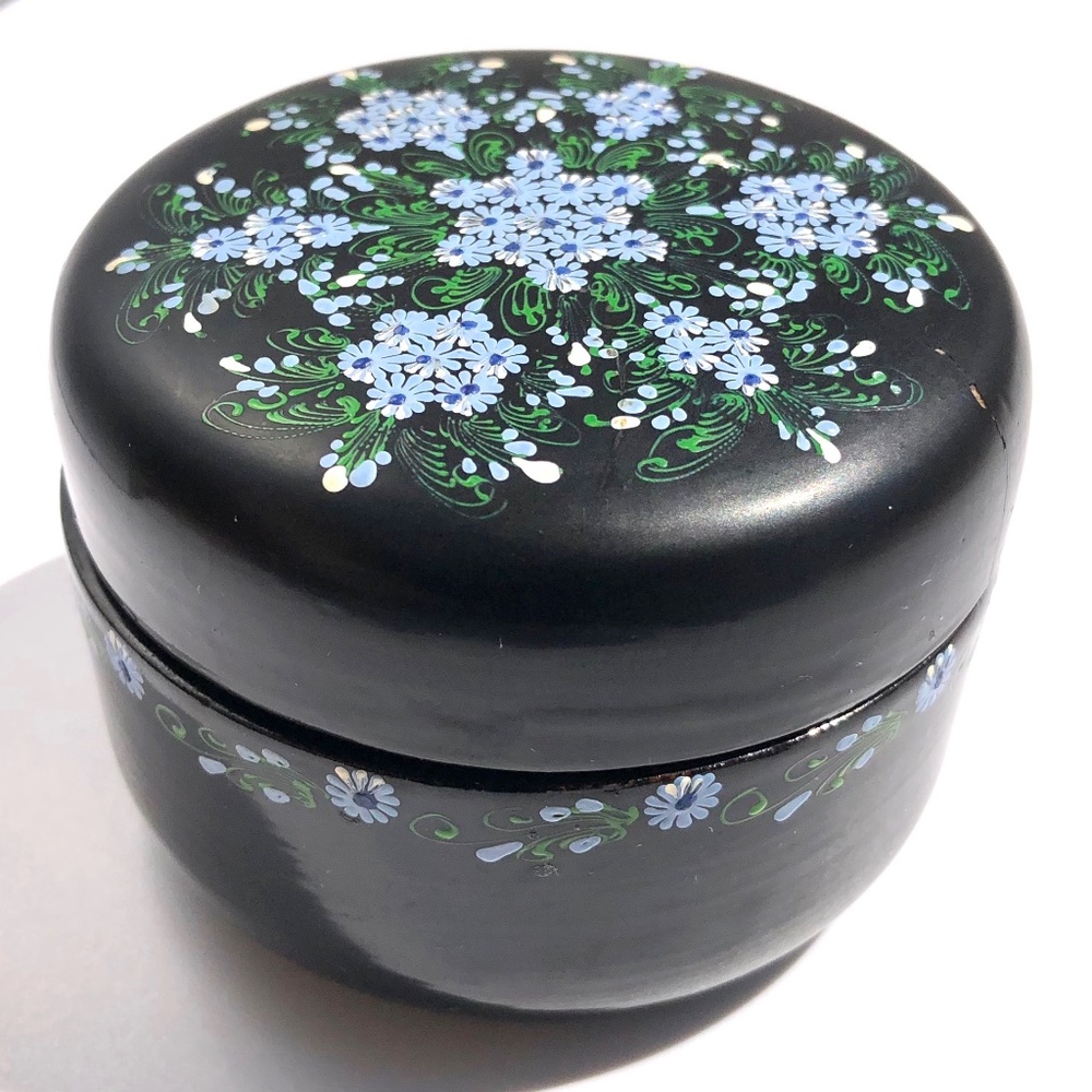 Black Lacquer Round Trinket Box Floral Hand Painted Delicate Blue Flowers AS IS